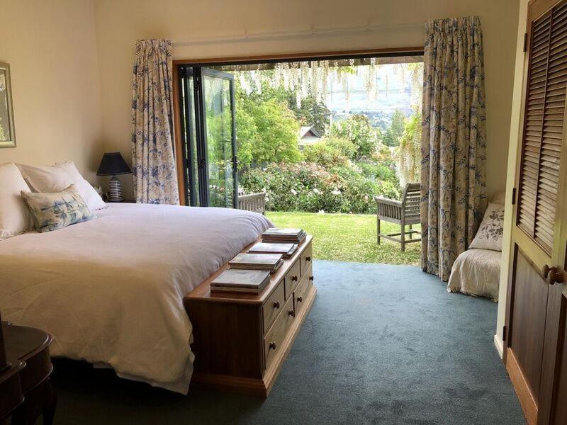 Central Wanaka | Lake & Mtn Views | Well Appointed Apartment ภายนอก รูปภาพ